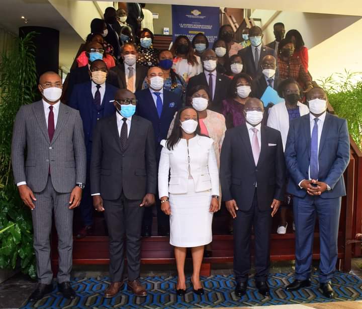 Les officiels présents au lancement de la Journée, donte ministre des Affaires sociales (c).