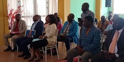 Une phase de cette séance de travail en présence des agents municipaux.