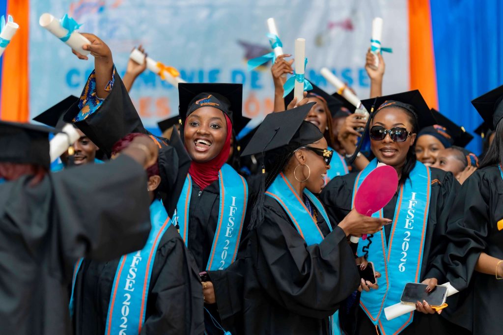 Gabon : 102 nouveaux professionnels de santé formés par l’IFSE rejoignent le système sanitaire 