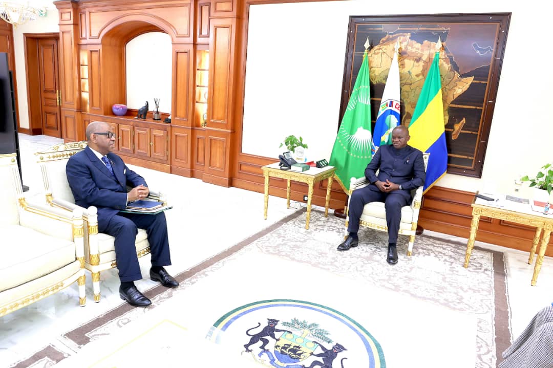 Gabon/Association des maires : Alexandre Barro Chambrier rend compte au chef de l’État