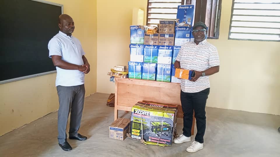 Gabon/Éducation : le CES de Ndangui doté de matériel didactique par le Conseil départemental de Mulundu